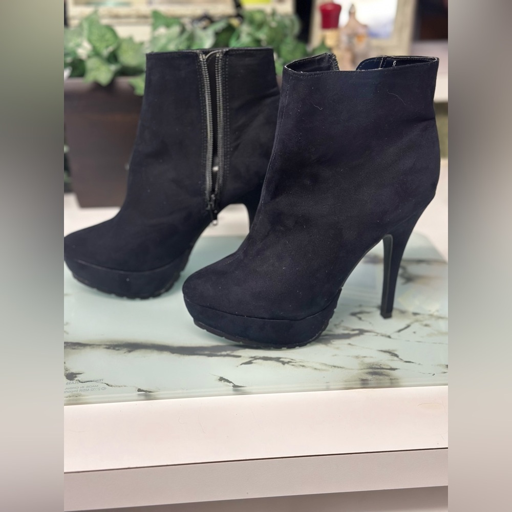 Black Stiletto Heeled Ankle Boots - Picture 4 of 15